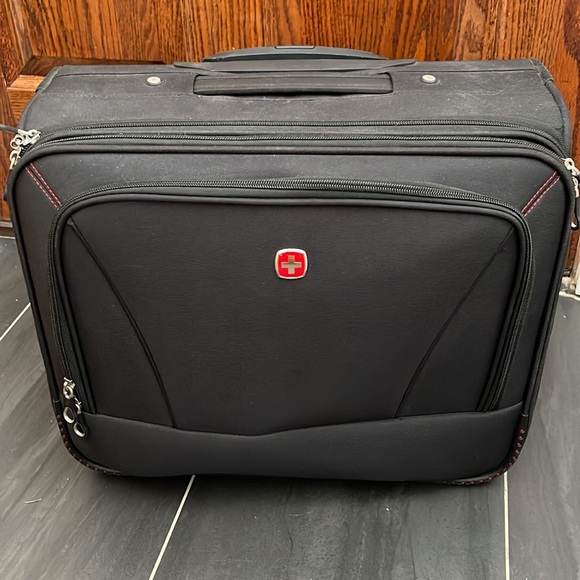 Swissgear 0970 Professional Wheeled Computer Business Case - Black - Picture 9 of 15